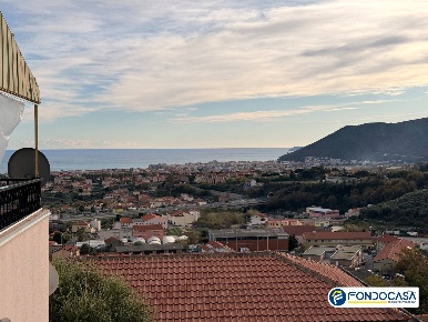 Foto Appartamento in Via Degli Orsolani 172, Loano Centro di 55 m²