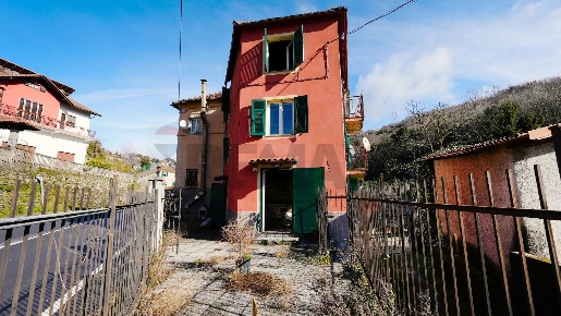 Foto Case semi ndipendenti in Via  Alcide De Gasperi, Mignanego Centro