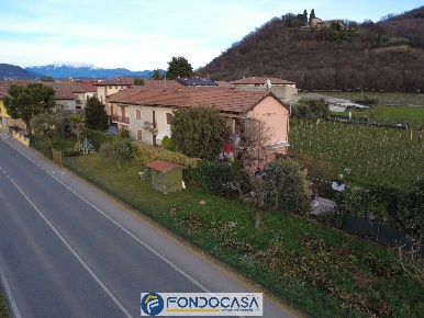Foto Casa indipendente a Erbusco Zocco di 125 m² con 5 locali in vendita