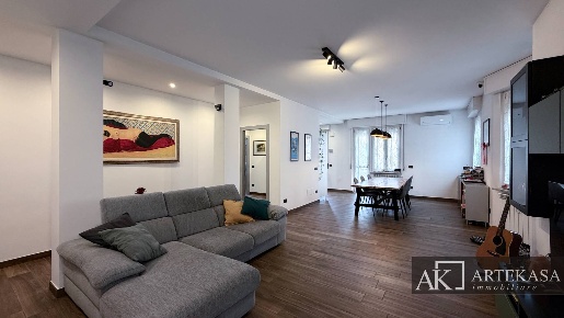 Foto Appartamento in Via Viviani 7, Novara San Paolo di 105 m² con 3 locali