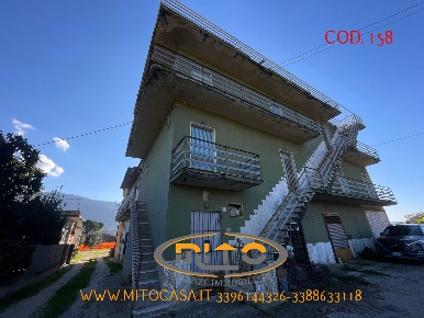 Foto Casa indipendente in SOLOPACA VIA SANT'ANIELLO, Telese Terme di 300 m²