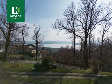 Foto Villa unifamiliare in Via Sassello 12, Comerio di 340 m² con 9 locali