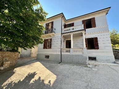 Foto Villa unifamiliare in Via Serafino Rinaldi 25, Pescina Centro
