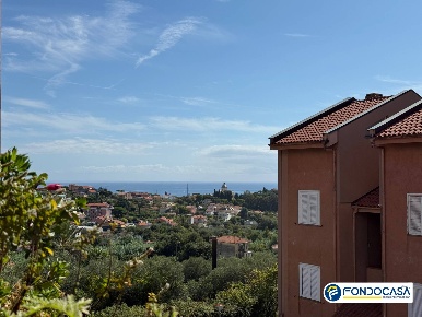 Foto Appartamento in Viale Enrico Toti, Loano Centro di 60 m² con 3 locali
