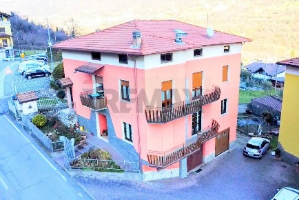 Foto Appartamento a Sellero Centro di 122 m² con 4 locali in vendita