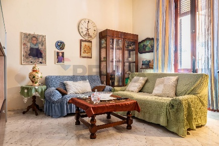 Foto Case semi ndipendenti in VIA IX NOVEMBRE 25, Prato di 297 m²