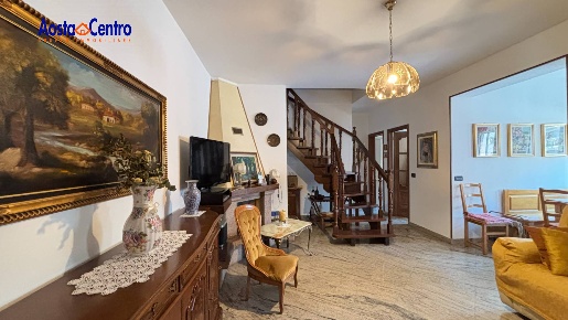 Foto Appartamento in Via Monte Solarolo 16, Aosta Centro di 130 m²