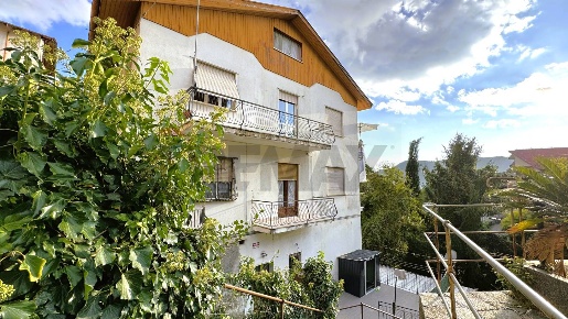 Foto Appartamento in Via Vecchia Crocetta 1, Uscio Centro di 75 m²