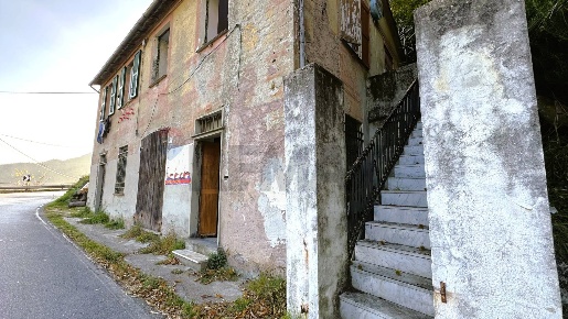 Foto Case semi ndipendenti in Via XXIV Maggio 38, Uscio Centro di 70 m²