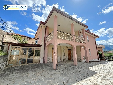 Foto Appartamento in Via Colle, Boissano Centro di 219 m² con 6 locali