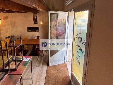 Foto Attività commerciale in Via Dell'Osanna 22, Lequile di 90 m²