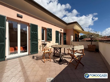 Foto Appartamento in Via Stella, Loano Centro di 85 m² con 4 locali