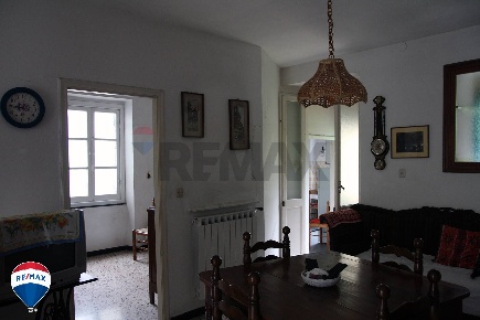 Foto Case semi ndipendenti a Borzonasca Brizzolara di 325 m² con 14 locali