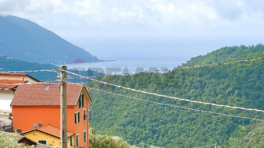 Foto Appartamento in Via Serro 23 a, Avegno Testana di 85 m² con 3 locali