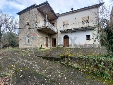 Foto Casa indipendente a Arpaise di 205 m² con 8 locali in vendita