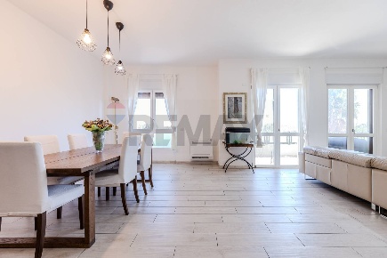 Foto Appartamento in Via Fleming 12, Cagliari Amsicora di 150 m² in vendita