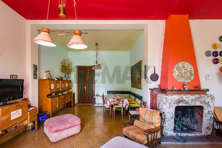 Foto Villa unifamiliare in Piazzetta Reale 1, Monreale di 239 m² in vendita