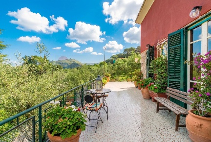 Foto Villa unifamiliare in Piazzetta Reale 1, Monreale di 239 m² in vendita