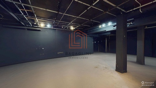 Foto Magazzino in Via Cisterna, Latina Piccarello di 115 m² con 1 locali