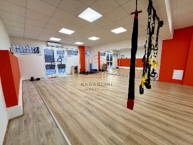 Foto Locale commerciale a Latina Piccarello di 108 m² con 1 locali