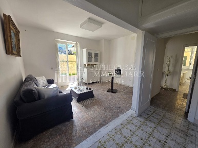 Foto Appartamento in Via Michele Mazzella 111, Ischia Centro di 200 m²