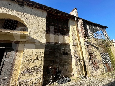 Foto Rustico in Via Luzzago 8, Brescia Porta Milano di 294 m² con 5 locali
