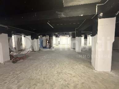 Foto Magazzino in Via Spadafora 1/F, Messina Quartiere Lombardo di 910 m²