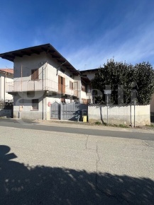 Foto Casa indipendente in Strada Garella 55, Biella di 210 m² in vendita