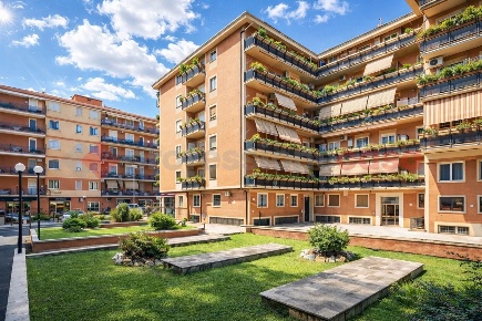 Foto Appartamento in Via Ettore Rota 10, Roma Torpignattara di 143 m²