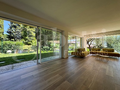 Foto Villa unifamiliare in Via Metelli 78, Padenghe sul Garda Centro