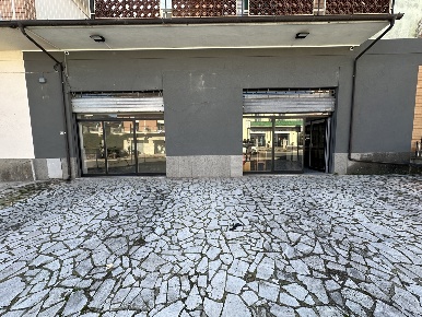 Foto Negozio in Via Giovanni XXIII 27/29, Civita Castellana Centro