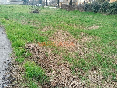 Foto Terreno edificabile in VIA MONTE GRAPPA, Urgnano Centro di 650 m²