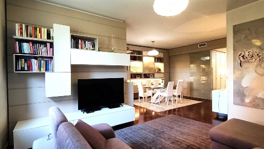 Foto Appartamento in Via Ramazzotti, Monza Parco di 161 m² con 4 locali