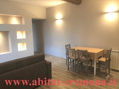 Foto Appartamento in Via Opifici, Cremona Via Dante di 67 m² con 2 locali