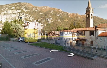 Foto Box in via alla Parrocchia, Ballabio Centro di 30 m² con 2 locali