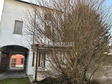 Foto Casa indipendente in VIA fratelli bandiera, Rivarolo del Re ed Uniti