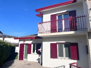 Foto Villa a schiera a Caorle di 90 m² con 4 locali in vendita