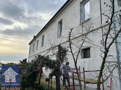 Foto Casa indipendente a Ravenna di 340 m² con 7 locali in vendita