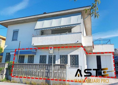 Foto Locale commerciale in Via Odorico da Pordenone, Vicenza Laghetto