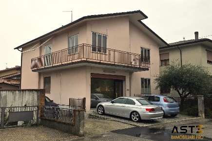 Foto Appartamento in Via Monte Passarin, Bassano del Grappa Centro