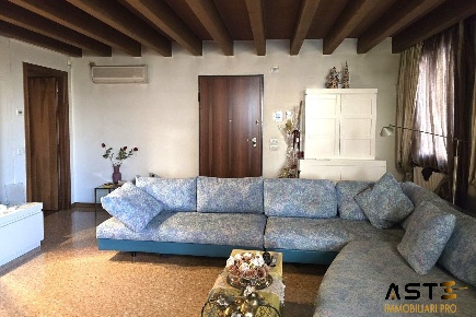 Foto Ufficio in Via Cisalpina, Arzignano Centro di 167 m² con 4 locali