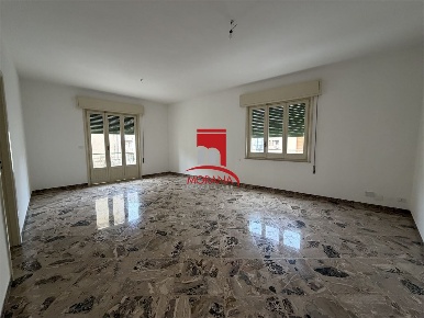 Foto Appartamento in Via Baldassare Migliorini, Trapani Centro di 128 m²