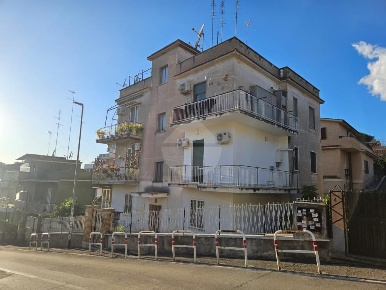 Foto Appartamento in Via Lorenzo Ellero, Roma Torrevecchia di 100 m²