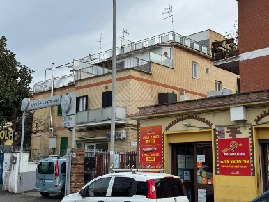 Foto Appartamento in via della Pisana, Roma di 104 m² con 3 locali