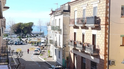 Foto Appartamento in VIA ROMA, Minturno di 90 m² con 5 locali in vendita