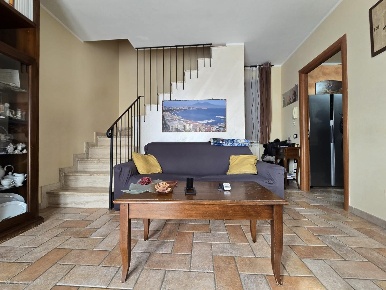 Foto Villa a schiera a Asciano Stazione Di Castelnuovo Berarde di 97 m²