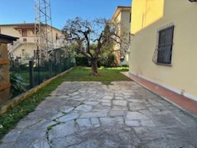 Foto Villa bifamiliare a San Giuliano Terme Le Maggiola, Gello di 195 m²