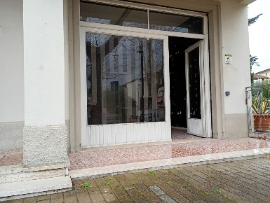Foto Negozio a San Miniato San Miniato Basso di 35 m² con 1 locali