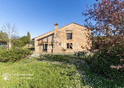 Foto Casa indipendente a Sovicille di 170 m² con 8 locali in vendita