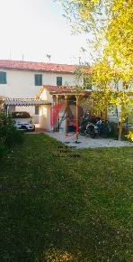 Foto Casa indipendente a Pisa San Giusto - Aeroporto di 90 m² con 4 locali
